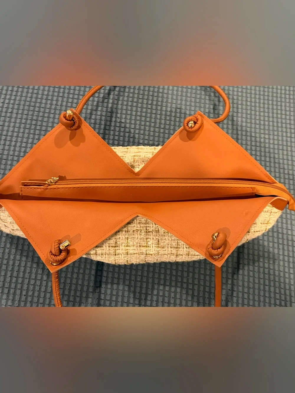 Women’s lightweight Tote